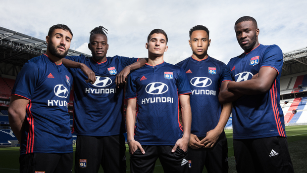 olympique lyon third kit